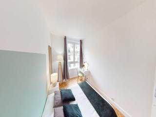 Colocation / Appartement 4 pièces de 80 m², Paris, Rue Michel Ange