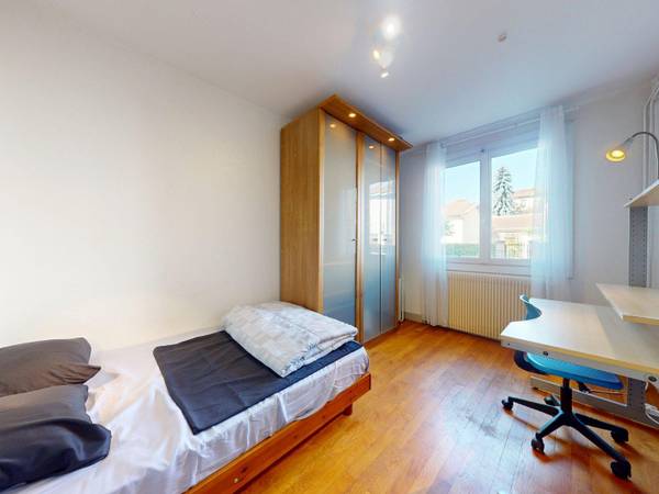 Colocation / Appartement 4 pièces de 69 m², Villeurbanne, Rue des Bienvenus / Photo 2
