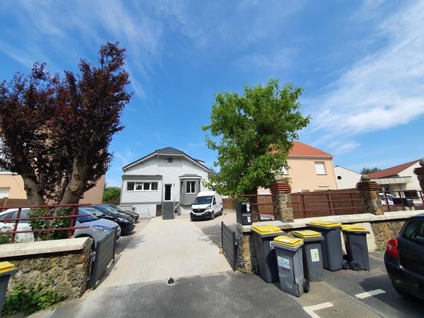 Colocation / Maison 10 pièces de 230 m², Trappes, Avenue de la Tourelle / Photo 2