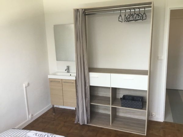 Colocation / Appartement 5 pièces de 70 m², Grenoble, Rue du Lieutenant Chabal / Photo 9