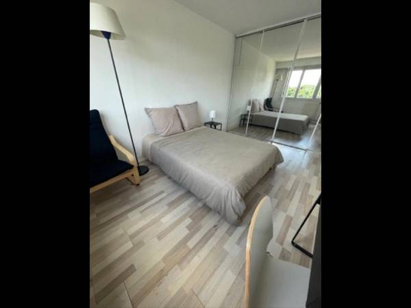 Colocation / Appartement 4 pièces de 75 m², Alfortville, Avenue du Général Malleret Joinville / Photo 2