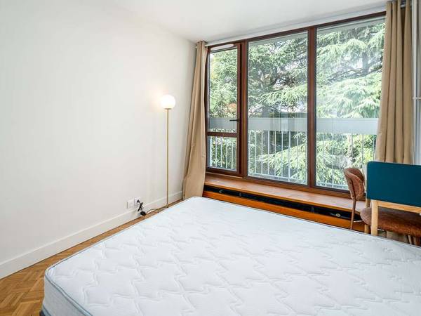 Colocation / Appartement 6 pièces de 108 m², Paris, Rue Auguste Lançon / Photo 2