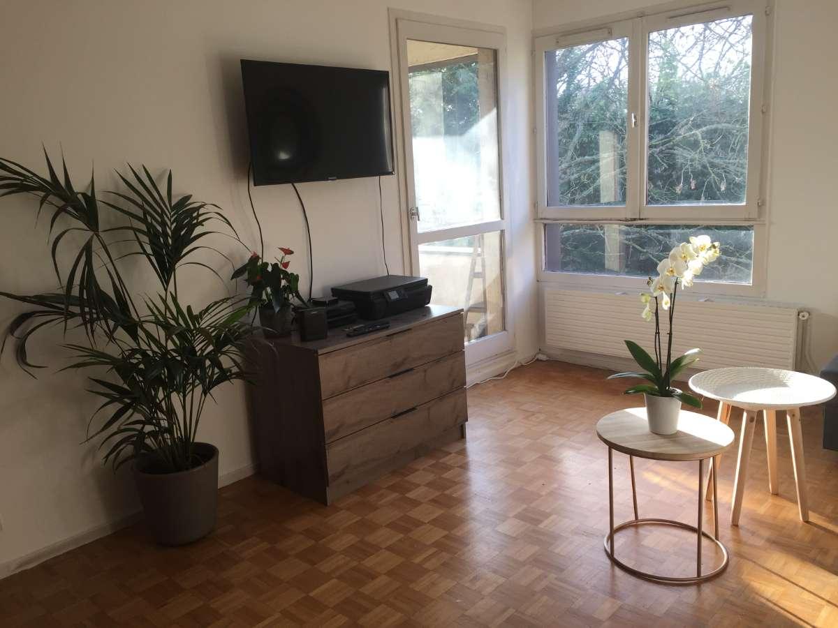 Appartement 5 pièces de 80 m² à Champs-sur-Marne | Colocation | 640€/mois photo 3