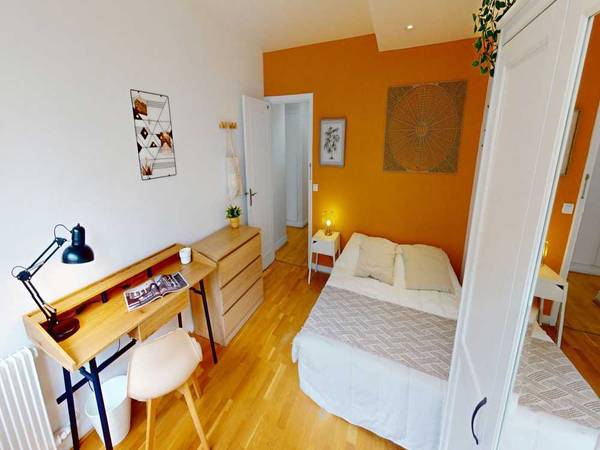 Colocation / Appartement 5 pièces de 110 m², Paris, Rue Guersant / Photo 2