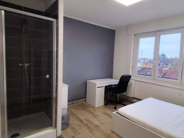 Colocation / Appartement 5 pièces de 75 m², Lille, Rue Berthelot / Photo 3