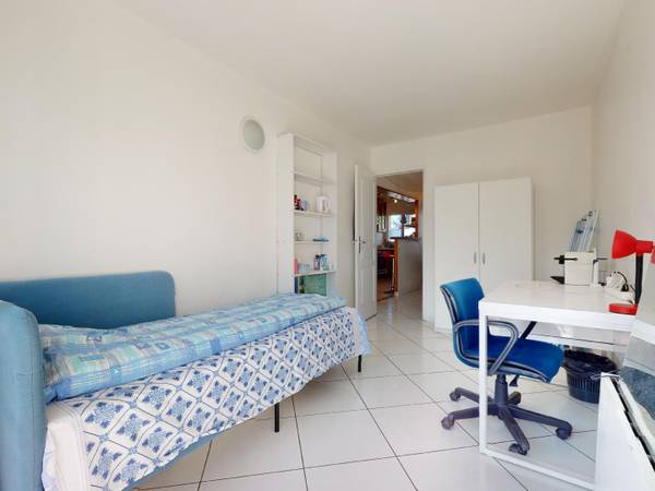 Colocation / Appartement 6 pièces de 95 m², Cergy, Rue Les Chênes Bruns / Photo 2