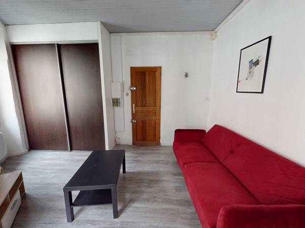 Location / Appartement 2 pièces de 34 m², Nîmes, Rue Roussy / Photo 2