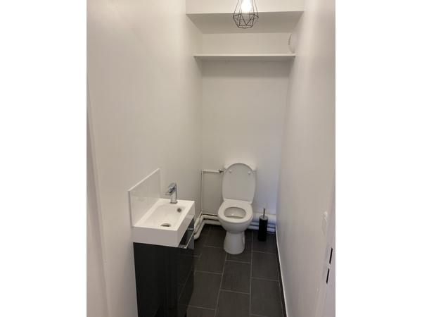 Colocation / Appartement 4 pièces de 64 m², Saint-Denis, Avenue Henri Rol-tanguy / Photo 4