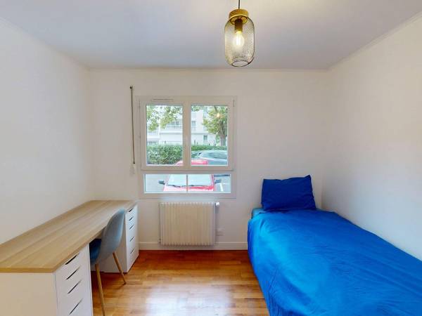 Colocation / Appartement 5 pièces de 77 m², Sartrouville, Rue de Picardie / Photo 2