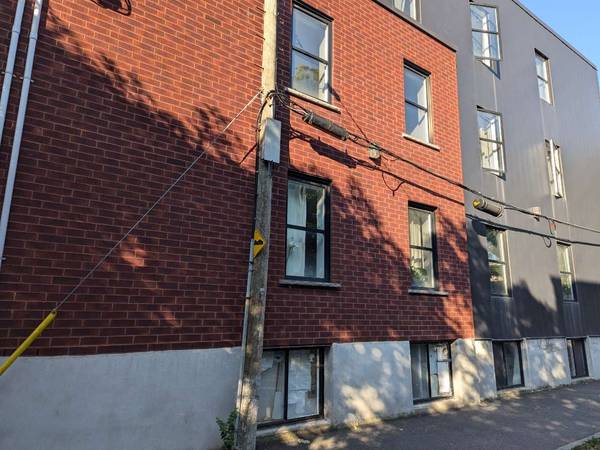 Colocation / Appartement 6 pièces de 98 m², Montréal, Rue la Fontaine / Photo 22