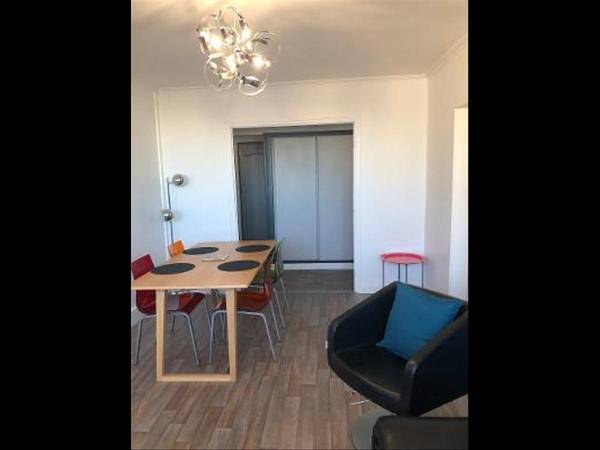 Colocation / Appartement 4 pièces de 64 m², Le Mans, Rue Renée Auduc / Photo 2