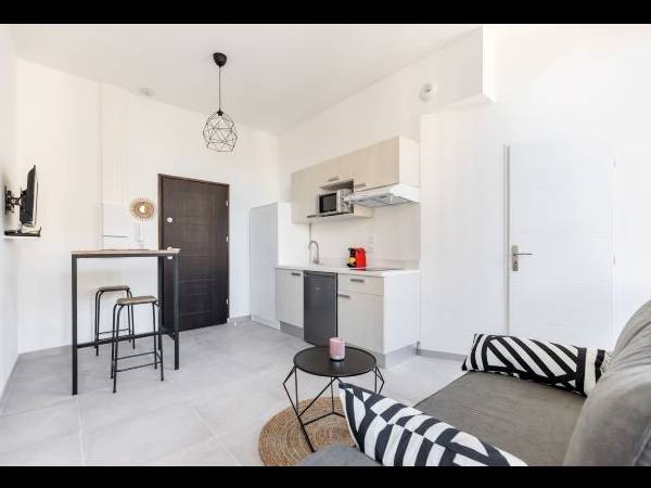 Location / Appartement 1 pièce de 18 m², Marseille, Rue de Rome / Photo 2