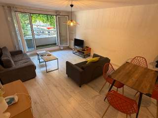 Colocation / Appartement 4 pièces de 82 m², Chambéry, Place de la Gare