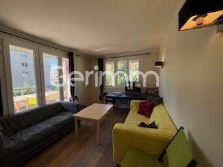 Rental / 8-bedroom house · 150 m², Saint-Martin-d'Hères, Rue de Garibaldi