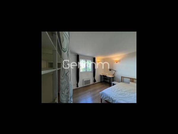 Location / Maison 8 pièces de 150 m², Saint-Martin-d'Hères, Rue de Garibaldi / Photo 2