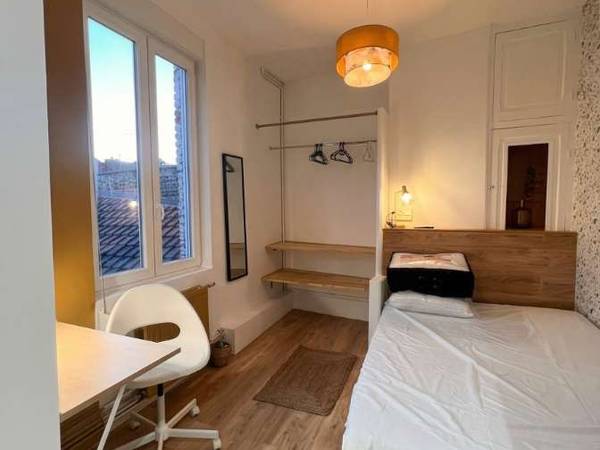 Colocation / Maison 8 pièces de 120 m², Roubaix, Rue Jean Moulin / Photo 2