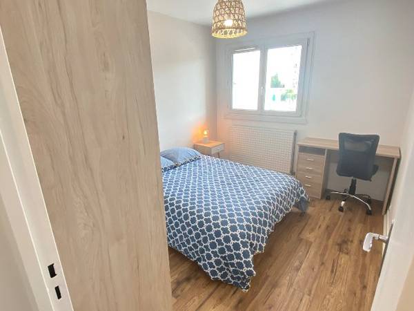 Colocation / Appartement 4 pièces de 82 m², Limoges, Rue des Palmiers / Photo 2