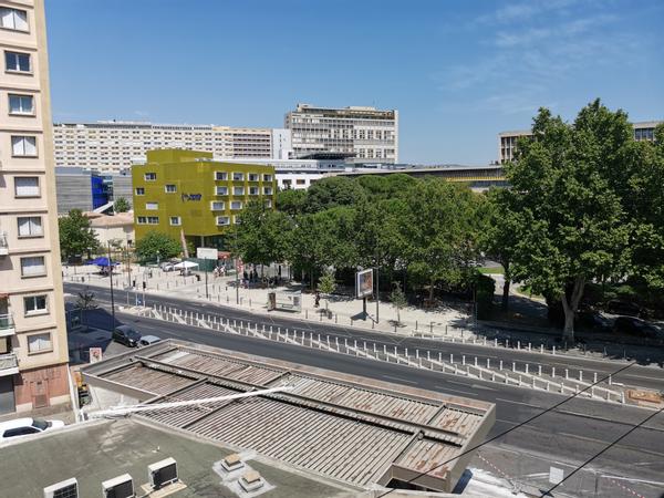 Colocation / Appartement 4 pièces de 70 m², Marseille, Rue Capitaine Galinat / Photo 2