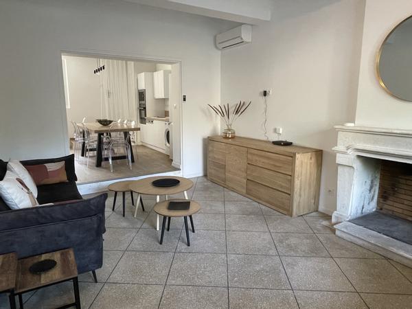 Colocation / Maison 9 pièces de 170 m², Nîmes, Rue du Temple / Photo 2