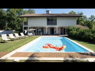 Coliving space / 10-bedroom villa · 380 m², Ville-la-Grand, Allée des Perreuses