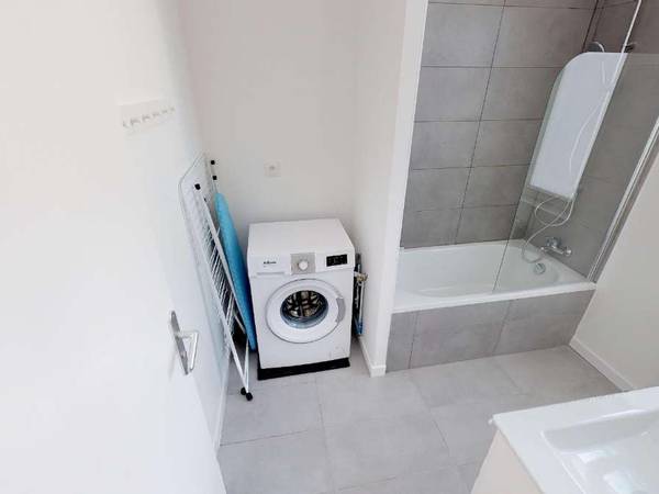 Coliving / Maison 6 pièces de 100 m², Bron, Rue Docteur Charles Faguin / Photo 2