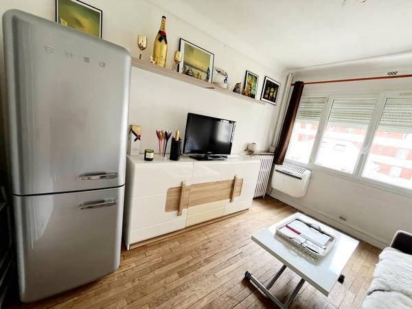 Location / Appartement 2 pièces de 38 m², Courbevoie, Rue Carle Hébert / Photo 2