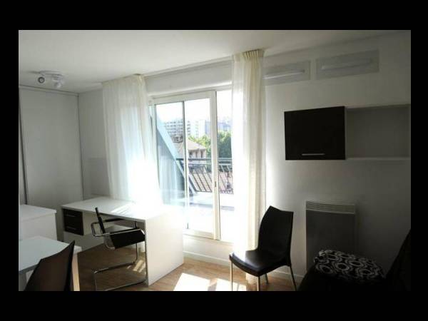 Location / Résidence 1 pièce de 18 m², Marseille, 75 Rue Hoche / Photo 2