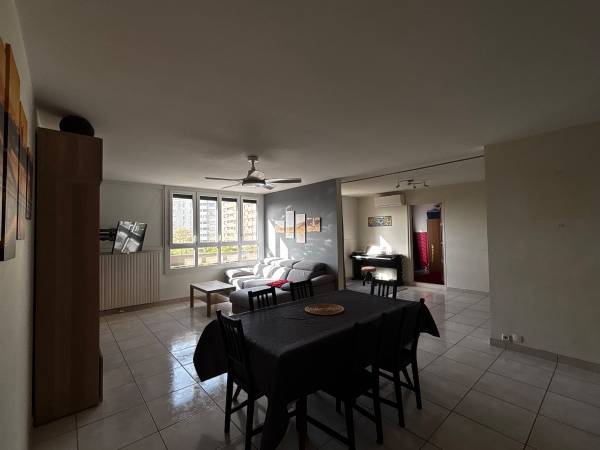 Colocation / Appartement 5 pièces de 100 m², Rillieux-la-Pape, Avenue du Mont Blanc / Photo 2