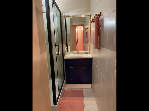 Colocation / Appartement 5 pièces de 100 m², Vénissieux, Rue des Martyrs de la Résistance / Photo 6