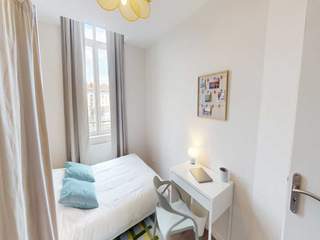 Colocation / Appartement 3 pièces de 70 m², Lyon, Rue Dugas-Montbel