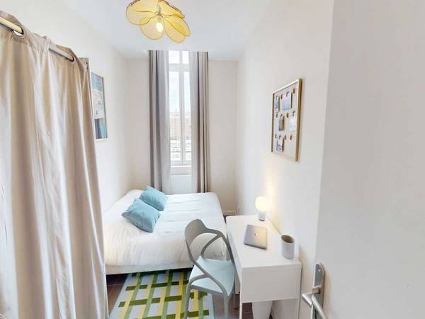 Colocation / Appartement 3 pièces de 70 m², Lyon, Rue Dugas-Montbel / Photo 2