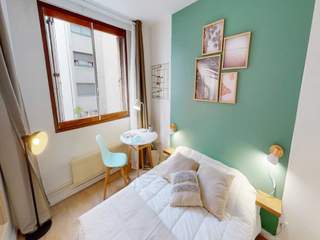 Colocation / Appartement 4 pièces de 70 m², Paris, Rue François Villon