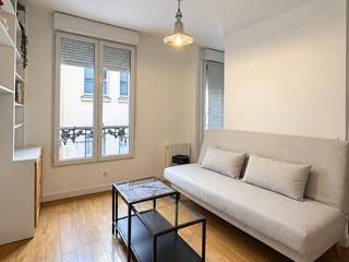 Location / 2 rooms apartment · 35 m², Paris, Rue des Trois Bornes