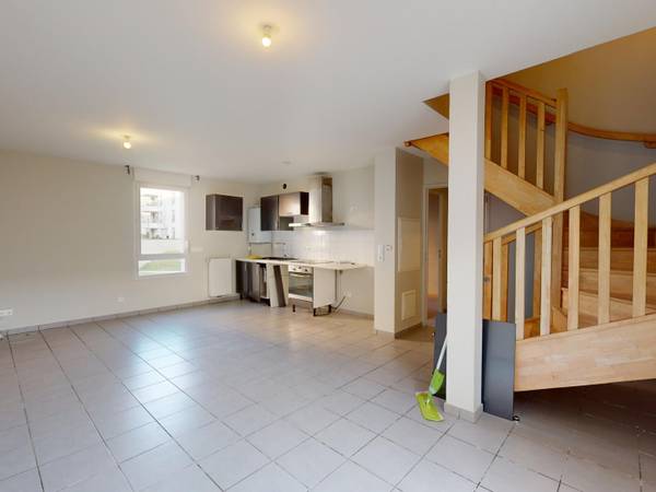 Location / Maison 4 pièces de 78 m², Tours, Rue Jacques Decour / Photo 2