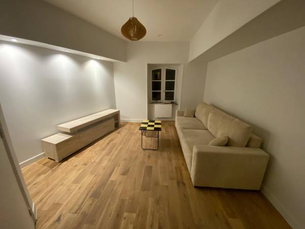 Location / Appartement 1 pièce de 35 m², Clermont-Ferrand, Place Philippe Marcombes / Photo 3