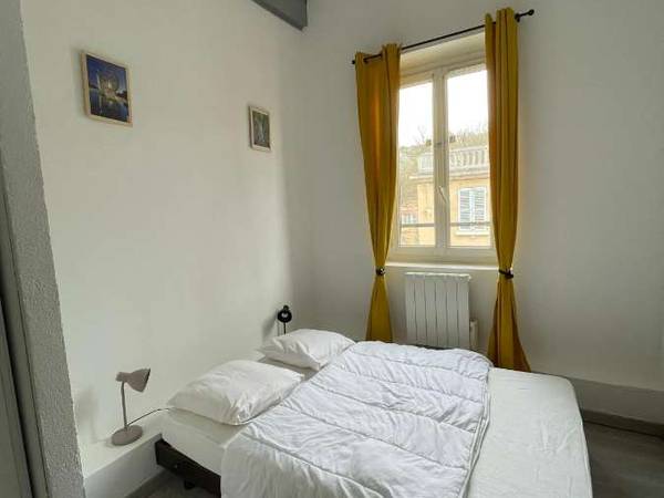 Colocation / Appartement 3 pièces de 48 m², Oullins-Pierre-Bénite, Grande Rue / Photo 2