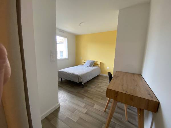 Colocation / Maison 8 pièces de 180 m², La Roche-sur-Yon, Rue du Général de Larminat / Photo 14