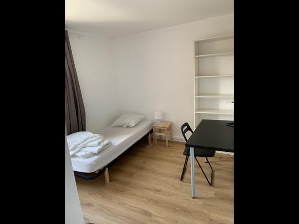 Colocation / Appartement 5 pièces de 84 m², Cergy, Square du Diapason / Photo 2