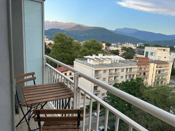 Colocation / Appartement 4 pièces de 68 m², Grenoble, Rue Lavoisier / Photo 2
