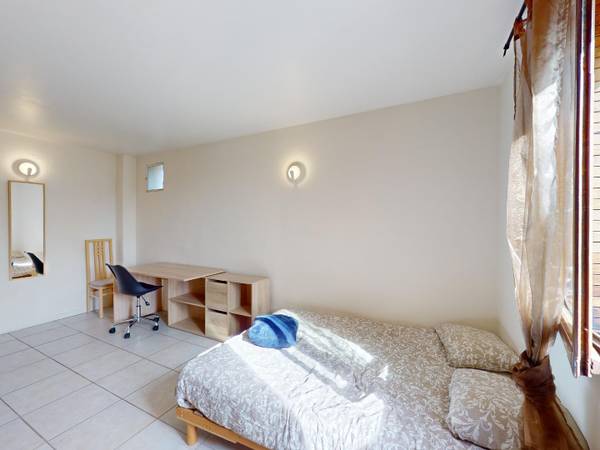 Colocation / Appartement 5 pièces de 94 m², Avignon, Bis Avenue de la Trillade / Photo 2