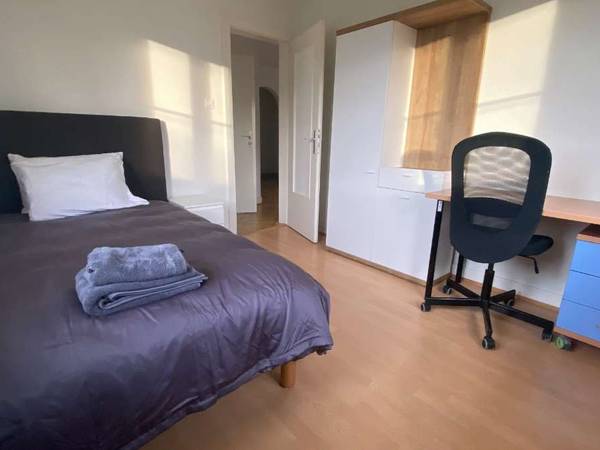 Colocation / Villa 1 pièce de 10 m², Ecublens, Chemin de Rosemont / Photo 2