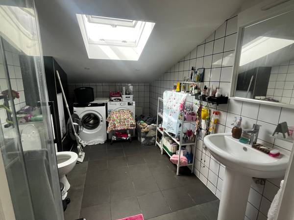 Sous-location / Appartement 6 pièces de 250 m², Bruxelles, Rue de Flandre / Photo 2