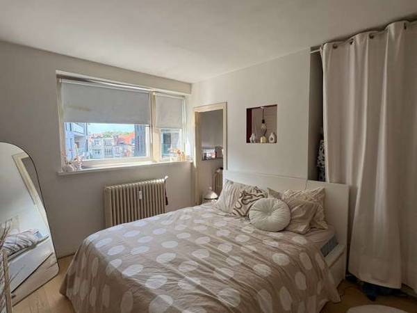 Colocation / Maison 4 pièces de 250 m², Uccle, Rue Marie Depage / Photo 2
