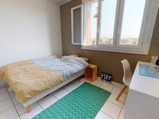 Piso compartido / 4 rooms apartment · 68 m², Vénissieux, Avenue Viviani