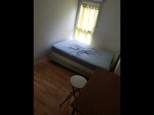 Colocation / Appartement 4 pièces de 72 m², Bobigny, Rue De La Folie / Photo 2