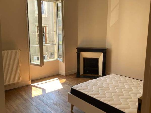 Colocation / Maison 5 pièces de 128 m², Poitiers, Rue de Champagne / Photo 2