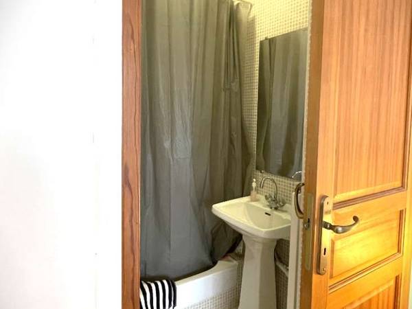 Colocation / Maison 7 pièces de 200 m², Suresnes, Rue de la Liberté / Photo 2