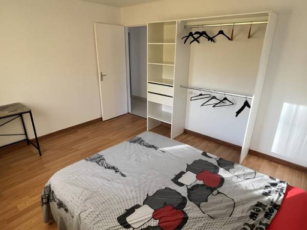 Colocation / Appartement 5 pièces de 106 m², Nancy, Avenue du XX Corps / Photo 3