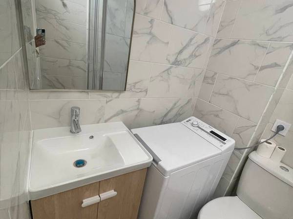 Room in a live-in landlord's home / 1 room apartment, Créteil / Photo 8