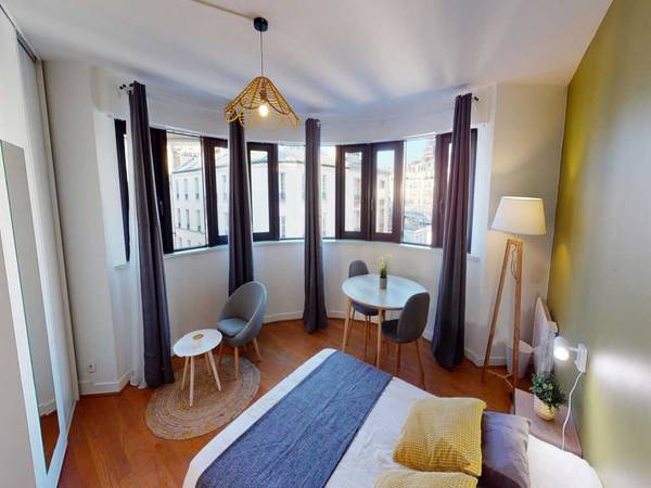 Flatsharing / 6-bedroom flat · 150 m², Paris, Rue Juge / Photo 2